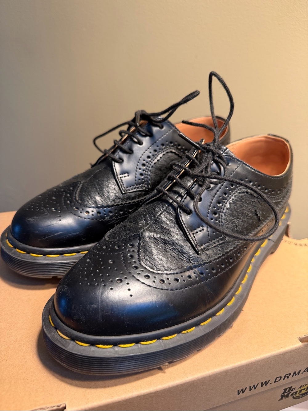 Dr. Martens 3989 Made in England Brogues Derby Wingtip Yellow Stitch England 🇬🇧